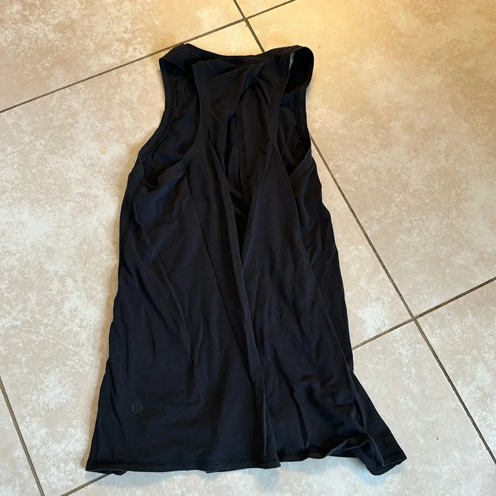 Lululemon tank top - Picture 3 of 3